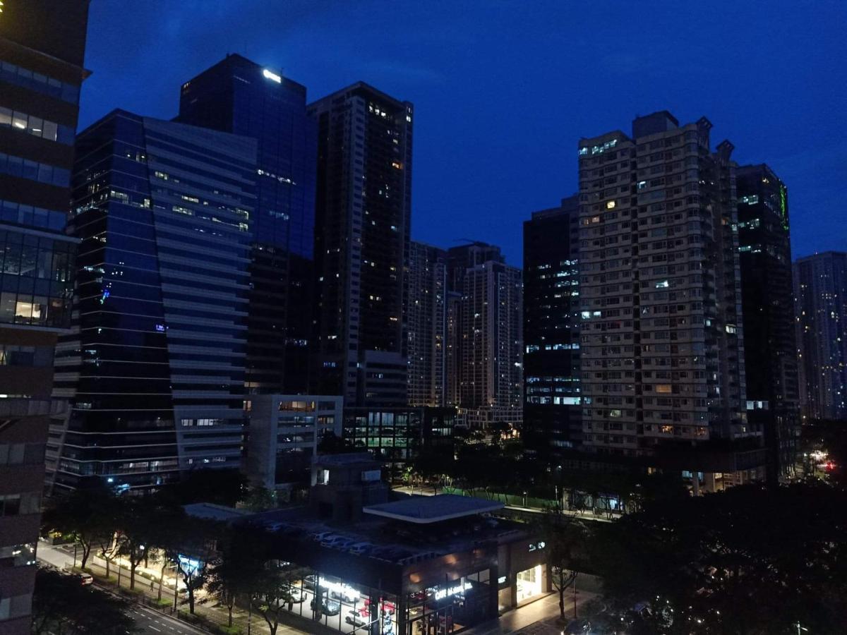Fort Victoria Condominium Tower C Тагуиг Екстериор снимка