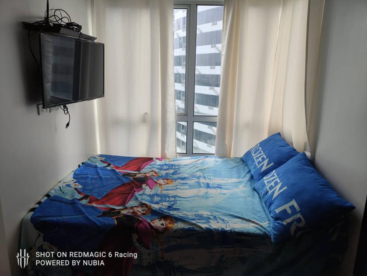 Fort Victoria Condominium Tower C Тагуиг Екстериор снимка
